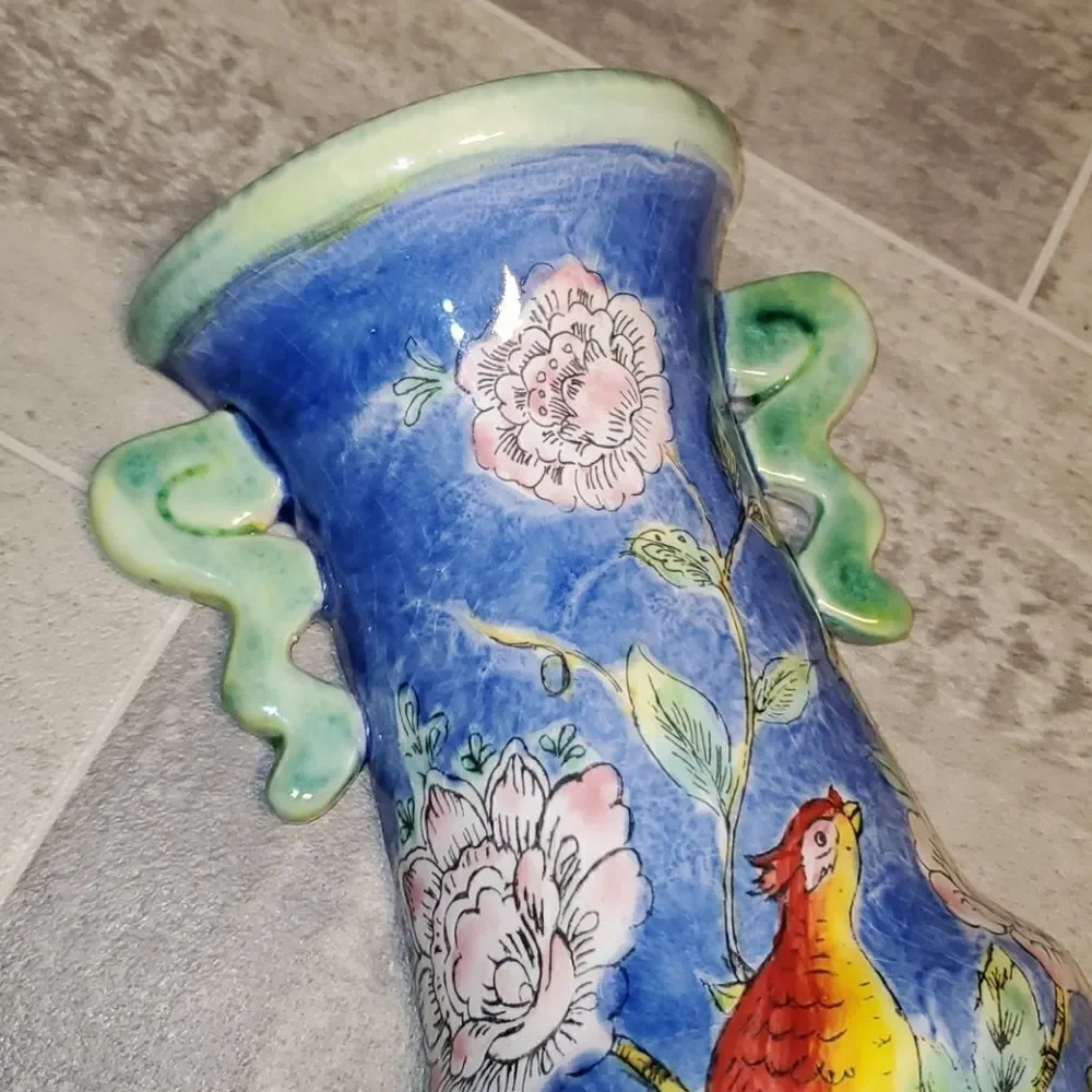 GUC Beautiful Bird & Floral Medium Wall Pocket Vase